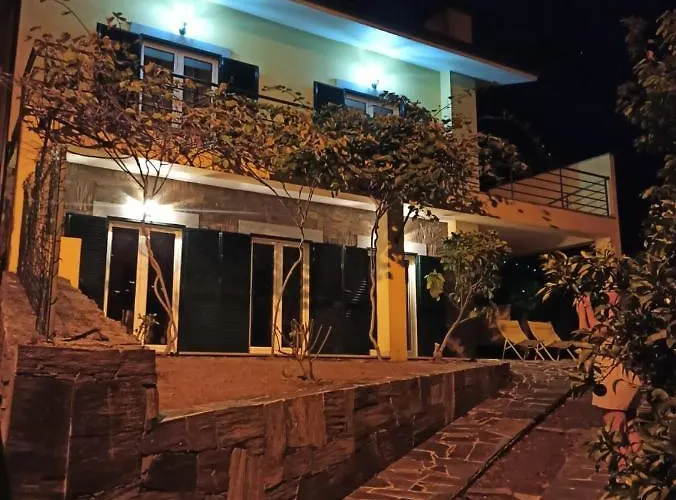 Vineyards Valley House